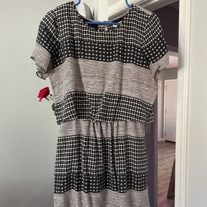 Black and White Short Sleeve Patterned Mini Dress